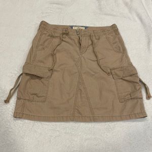 Woman’s khaki Skirt